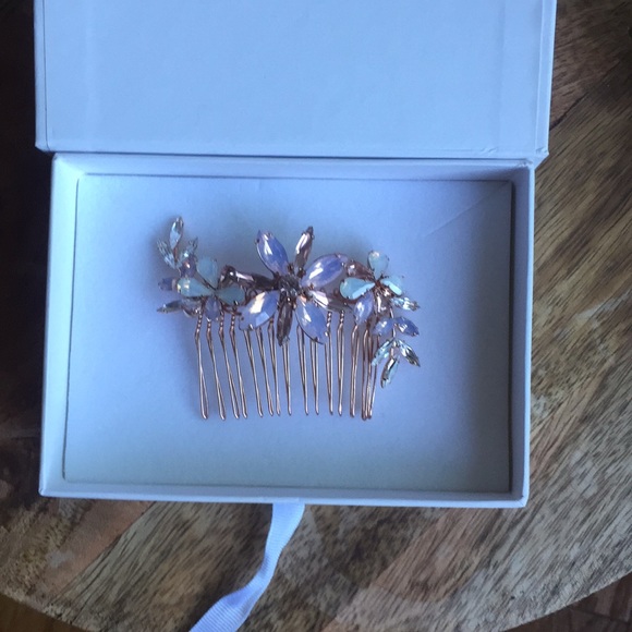 Rose gold wedding hair comb main image 4
